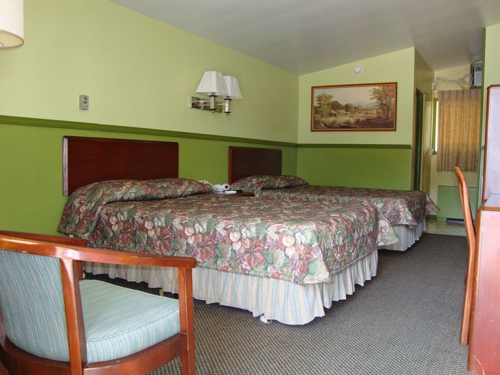 Pinconning Trail Inn Motel Phòng bức ảnh