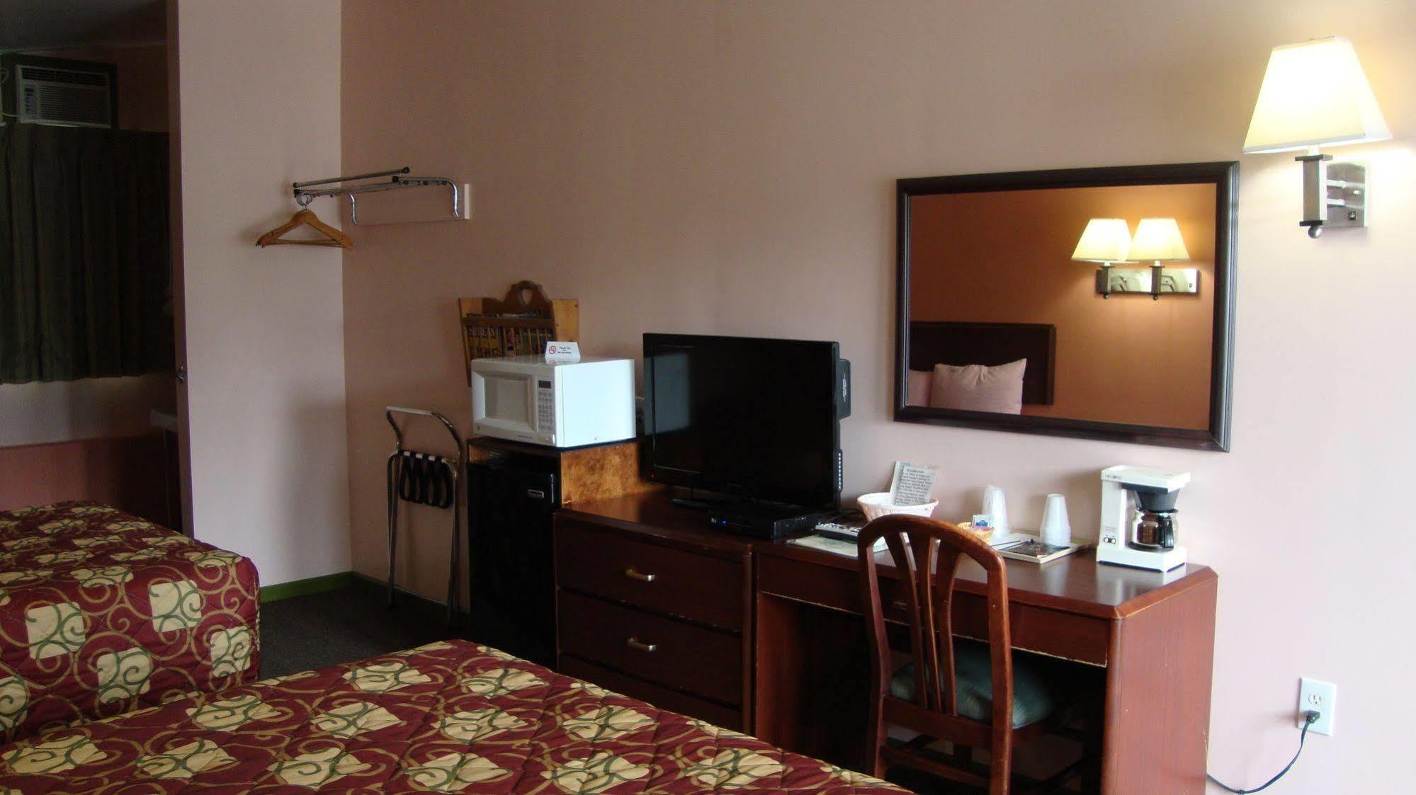 Pinconning Trail Inn Motel Ngoại thất bức ảnh
