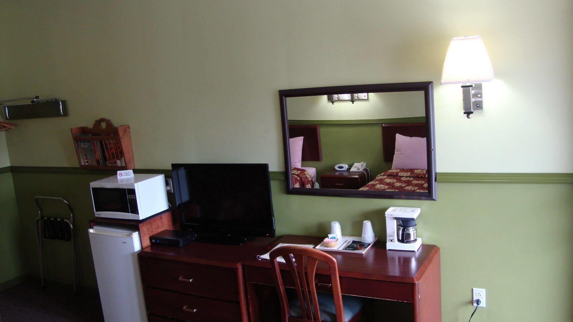 Pinconning Trail Inn Motel Ngoại thất bức ảnh